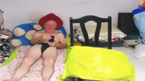 Snapshot of cuteandsexyone chatting on February 15, 9:26 pm CuteAndSexyOne  Na and Brian online show from February 15, 9:26 pm