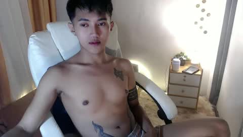 Snapshot of cuteasiancock98 chatting on February 2, 10:17 pm Steph online show from February 2, 10:17 pm