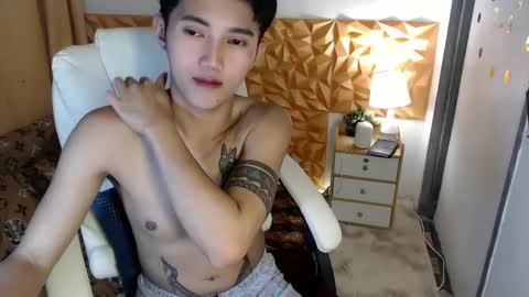 Snapshot of cuteasiancock98 chatting on February 19, 5:05 am Steph online show from February 19, 5:05 am