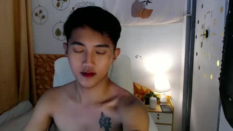 Snapshot of cuteasiancock98 chatting on March 12, 11:01 pm Steph online show from March 12, 11:01 pm
