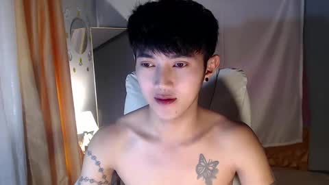 Snapshot of cuteasiancock98 chatting on October 3, 1:35 am Steph online show from October 3, 1:35 am