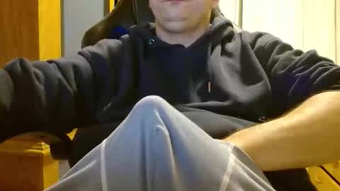 Snapshot of cuteboy090 chatting on May 13, 10:17 pm Cuteboy090 online show from May 13, 10:17 pm