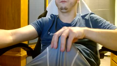 Snapshot of cuteboy090 chatting on June 22, 10:07 pm Cuteboy090 online show from June 22, 10:07 pm