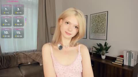 Snapshot of cutebrutality chatting on October 23, 8:24 am Alice online show from October 23, 8:24 am