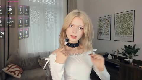 Snapshot of cutebrutality chatting on October 30, 7:32 am Alice online show from October 30, 7:32 am