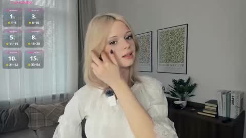 Snapshot of cutebrutality chatting on November 1, 8:05 am Alice online show from November 1, 8:05 am