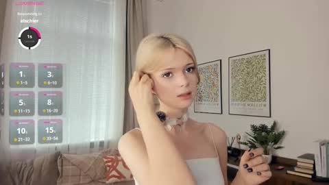 Snapshot of cutebrutality chatting on November 2, 7:33 am Alice online show from November 2, 7:33 am