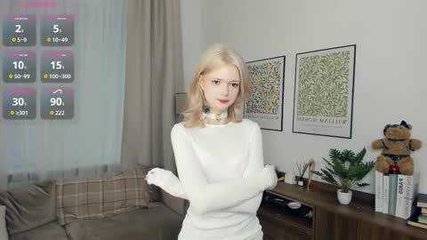 Snapshot of cutebrutality chatting on November 17, 8:31 am Alice online show from November 17, 8:31 am