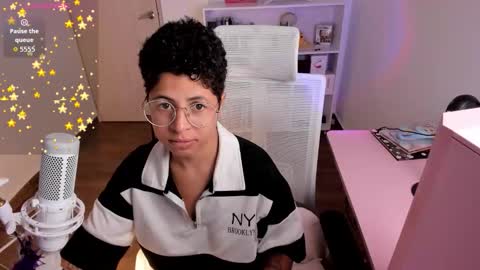 Snapshot of cutebunnybell chatting on November 1, 4:25 am cutebunnybell online show from November 1, 4:25 am