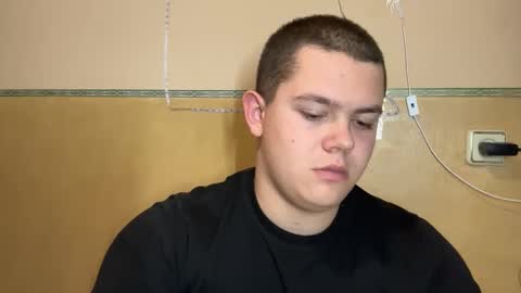 Snapshot of cutebutnaughty_ chatting on November 10, 8:19 pm Alex online show from November 10, 8:19 pm