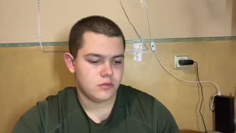 Snapshot of cutebutnaughty_ chatting on November 11, 9:15 pm Alex online show from November 11, 9:15 pm