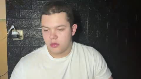 Snapshot of cutebutnaughty_ chatting on February 4, 9:42 pm Alex online show from February 4, 9:42 pm