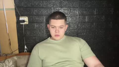 Snapshot of cutebutnaughty_ chatting on February 13, 2:46 pm Alex online show from February 13, 2:46 pm