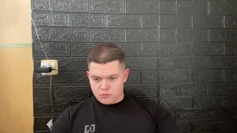 Snapshot of cutebutnaughty_ chatting on February 15, 12:58 pm Alex online show from February 15, 12:58 pm