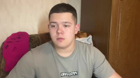 Snapshot of cutebutnaughty_ chatting on February 18, 8:38 pm Alex online show from February 18, 8:38 pm