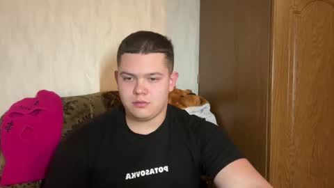 Snapshot of cutebutnaughty_ chatting on February 20, 4:07 pm Alex online show from February 20, 4:07 pm