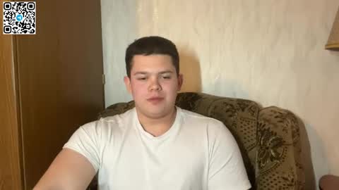 Snapshot of cutebutnaughty_ chatting on March 6, 9:33 pm Alex online show from March 6, 9:33 pm