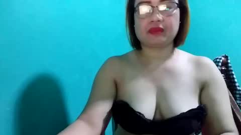 Snapshot of cutechey06 chatting on January 8, 12:17 am Sky online show from January 8, 12:17 am