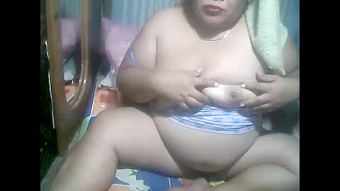 Snapshot of cutechubbyasian chatting on May 17, 1:29 pm cutechubbyasian online show from May 17, 1:29 pm