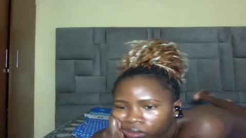 Snapshot of cuteebony16 chatting on July 10, 2:41 pm tawi online show from July 10, 2:41 pm