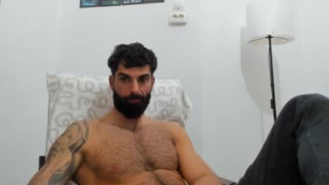 cuteeboy online show from December 13, 9:31 pm