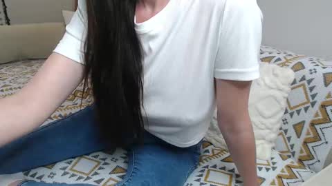 Snapshot of cuteemouse chatting on May 21, 10:55 am Anna online show from May 21, 10:55 am