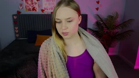 Snapshot of cutefever chatting on May 22, 1:35 am Amyy online show from May 22, 1:35 am