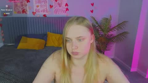 Snapshot of cutefever chatting on June 8, 1:20 am Amyy online show from June 8, 1:20 am