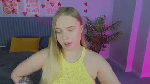 Snapshot of cutefever chatting on June 12, 1:15 am Amyy online show from June 12, 1:15 am