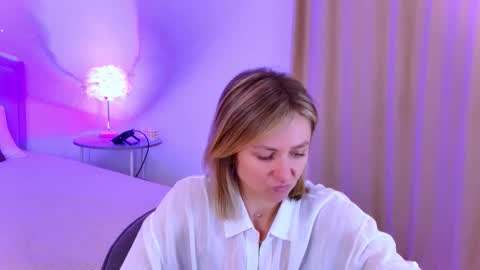 Snapshot of cutemirage chatting on November 6, 2:40 pm cutemirage online show from November 6, 2:40 pm