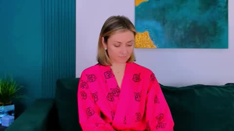 Snapshot of cutemirage chatting on November 16, 2:55 pm cutemirage online show from November 16, 2:55 pm