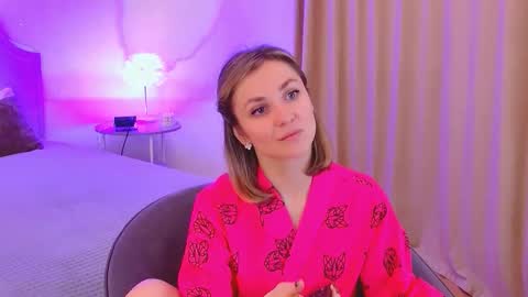 Snapshot of cutemirage chatting on December 1, 2:44 pm cutemirage online show from December 1, 2:44 pm