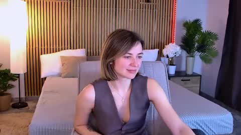Snapshot of cutemirage chatting on April 30, 2:56 pm cutemirage online show from April 30, 2:56 pm