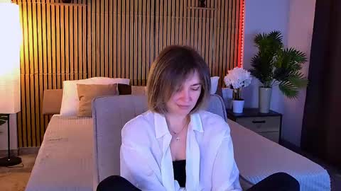 Snapshot of cutemirage chatting on May 2, 2:44 pm cutemirage online show from May 2, 2:44 pm