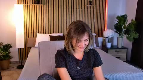 Snapshot of cutemirage chatting on May 23, 2:54 pm cutemirage online show from May 23, 2:54 pm