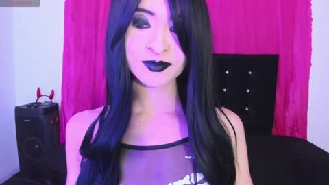 Snapshot of cutenaked_8 chatting on May 10, 12:16 am Natalie online show from May 10, 12:16 am