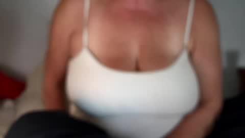 CuteNlil online show from January 9, 11:25 am