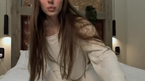 Kim online show from April 4, 4:59 pm