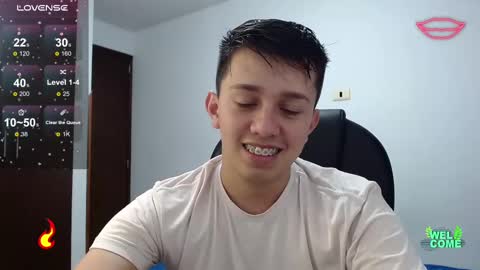 Snapshot of cutesmith_04 chatting on March 3, 3:19 am smith online show from March 3, 3:19 am