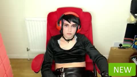 Snapshot of cutest_princess chatting on June 9, 10:32 pm cutest_princess online show from June 9, 10:32 pm