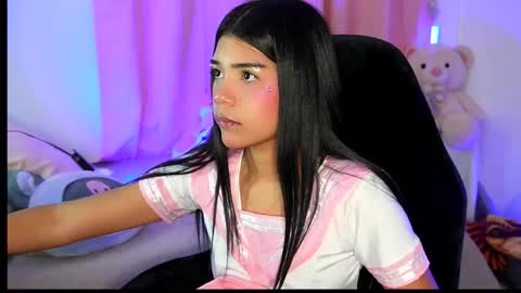  - independent model online show from January 17, 1:54 am