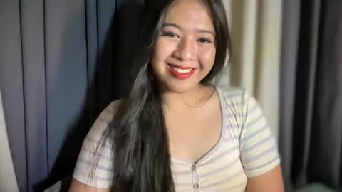 Snapshot of cutestgurl_ chatting on June 1, 9:27 pm cute online show from June 1, 9:27 pm