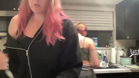 Snapshot of cutey_kiwi chatting on October 9, 3:26 am Cutey kiwi online show from October 9, 3:26 am