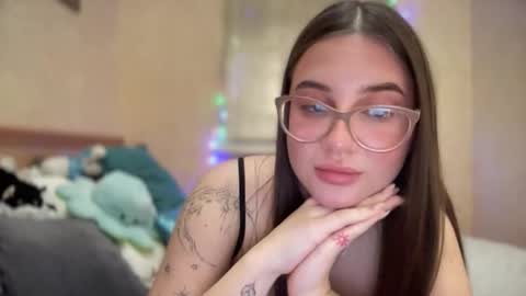 CuteAnn online show from December 4, 7:11 pm