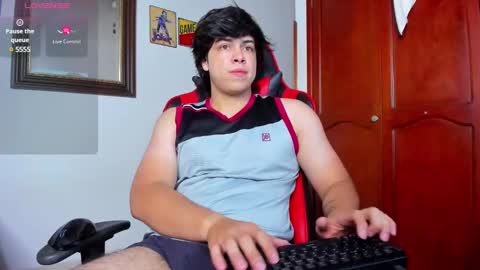 Snapshot of cuteznowyy chatting on December 17, 1:39 am Ask me online show from December 17, 1:39 am