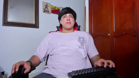 Snapshot of cuteznowyy chatting on January 7, 2:42 am Ask me online show from January 7, 2:42 am