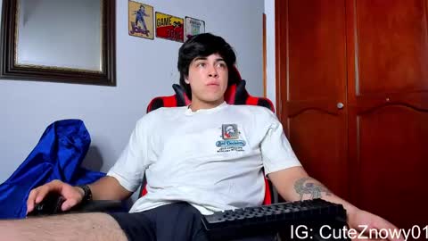 Snapshot of cuteznowyy chatting on January 26, 8:56 pm Ask me online show from January 26, 8:56 pm