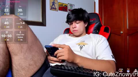 Snapshot of cuteznowyy chatting on January 29, 12:22 am Ask me online show from January 29, 12:22 am