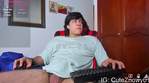 Snapshot of cuteznowyy chatting on February 5, 12:53 am Ask me online show from February 5, 12:53 am