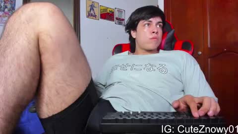 Snapshot of cuteznowyy chatting on February 18, 1:21 am Ask me online show from February 18, 1:21 am